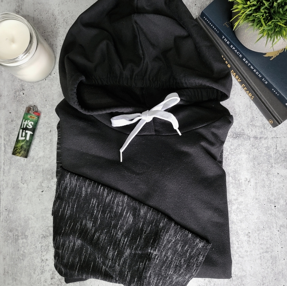 Long-sleeve Hooded Shirt